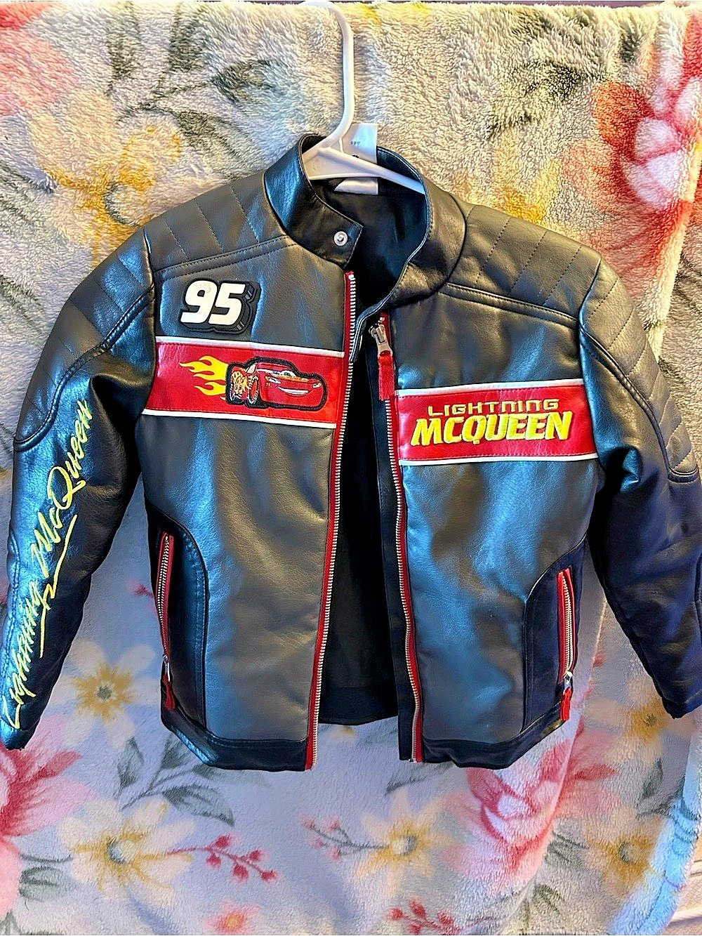 Disney Lightning McQueen Boys Black & Red Jacket Size 5/6 Like New